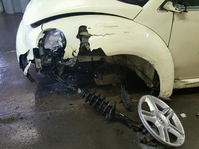 3VWCD31Y54M329266 - 2004 VOLKSWAGEN NEW BEETLE Sarı foto 9