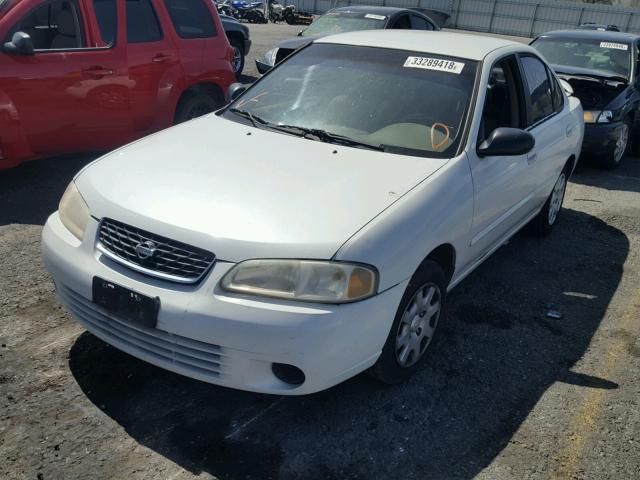 3N1CB51D4YL323409 - 2000 NISSAN SENTRA BAS WHITE photo 2