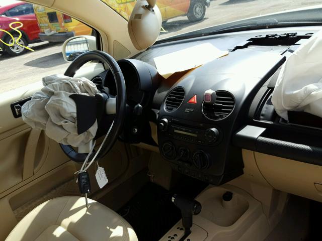 3VWRW31C69M518878 - 2009 VOLKSWAGEN NEW BEETLE 奶油色 照片 9