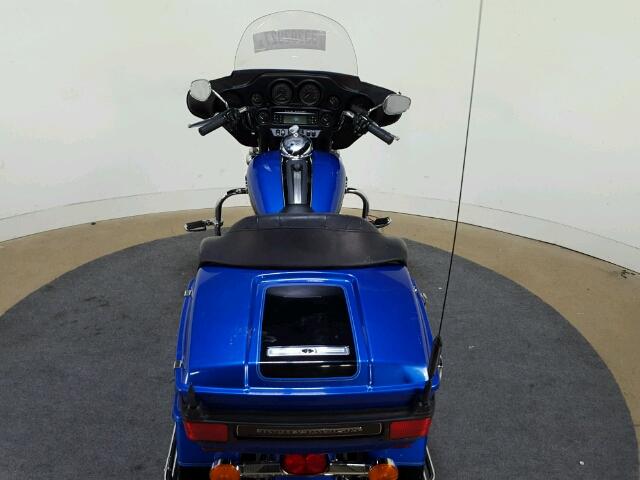 1HD1FC4188Y628360 - 2008 HARLEY-DAVIDSON FLHTCUI Көк фото 9