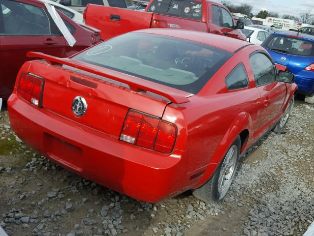 1ZVFT80N265126087 - 2006 FORD MUSTANG RED photo 4