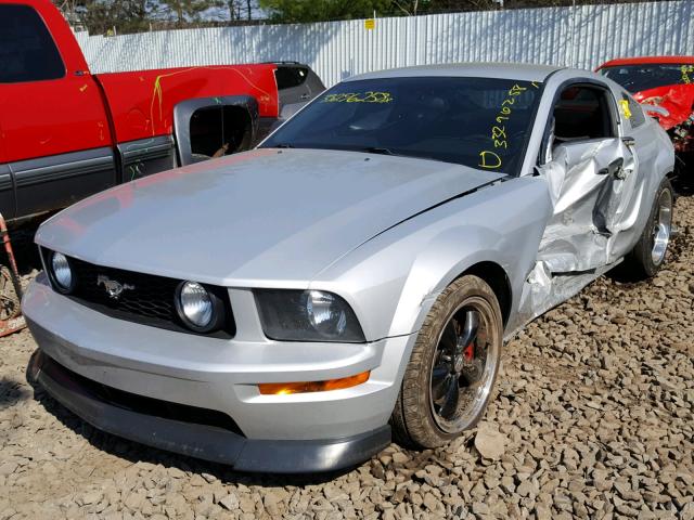 1ZVHT82HX55204937 - 2005 FORD MUSTANG GT SILVER photo 2