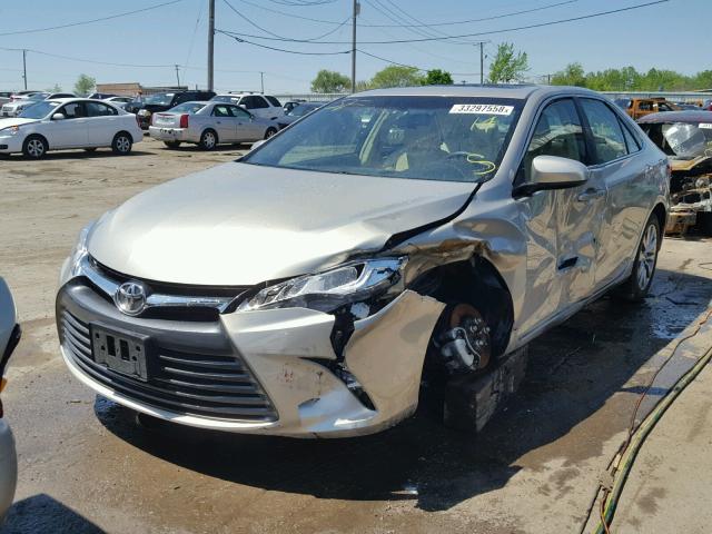 4T1BK1FK1FU558454 - 2015 TOYOTA CAMRY XSE GOLD photo 2