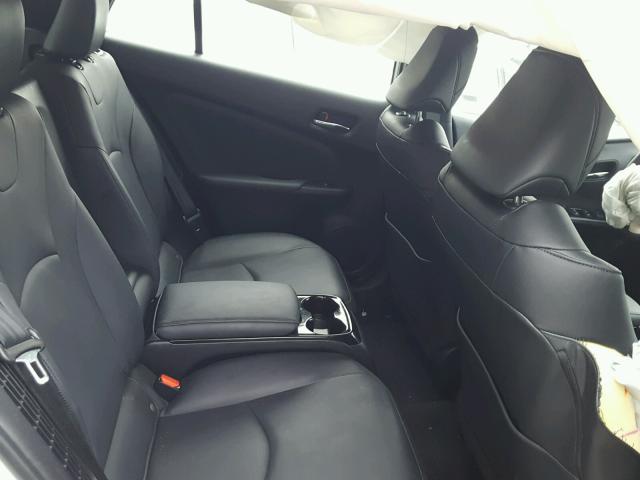 JTDKARFPXH3012469 - 2017 TOYOTA PRIUS PRIM 白色 照片 6