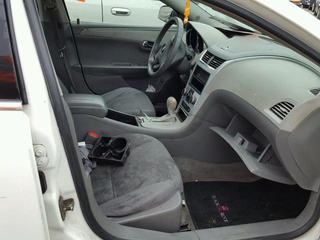 1G1ZG57B08F174272 - 2008 CHEVROLET MALIBU LS თეთრი ფოტო 5