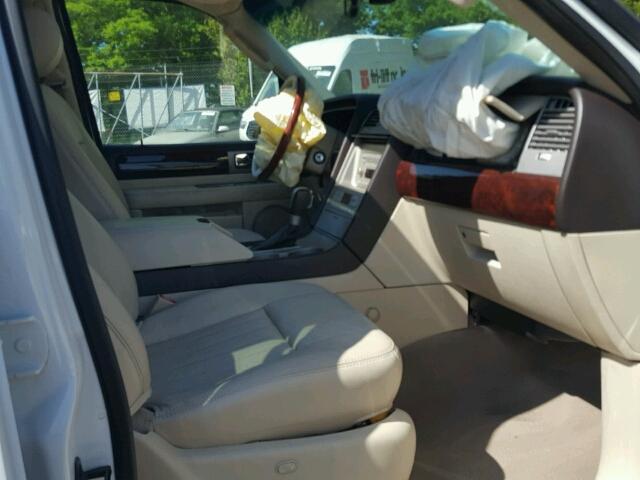 5LMFU28RX3LJ03368 - 2003 LINCOLN NAVIGATOR WHITE photo 5