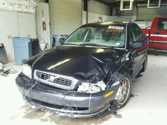 YV1VS27524F054586 - 2004 VOLVO S40 1.9T BLACK photo 2