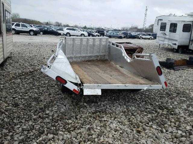 2A9UA5138HC166005 - 2017 UTILITY UTILITY 银色 照片 3