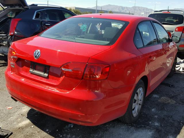 3VW2K7AJ8EM328559 - 2014 VOLKSWAGEN JETTA BASE 红色 照片 4