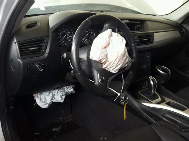 WBAVL1C55FVY27852 - 2015 BMW X1 XDRIVE2 银色 照片 9