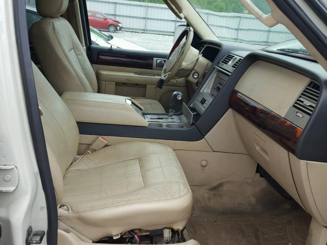 5LMFU27516LJ12849 - 2006 LINCOLN NAVIGATOR CREAM photo 5