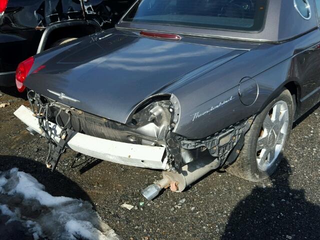 1FAHP60AX3Y102329 - 2003 FORD THUNDERBIR GRAY photo 10