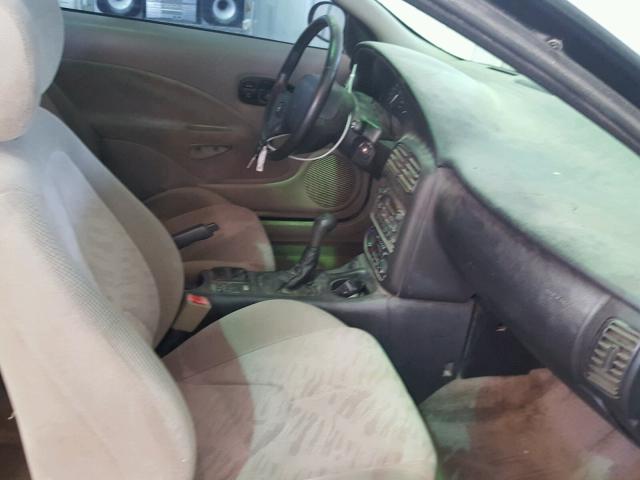 1G8ZR12701Z245904 - 2001 SATURN SC2 RED photo 5