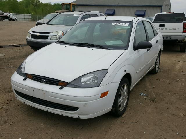 1FAFP34344W170981 - 2004 FORD FOCUS SE C WHITE photo 2