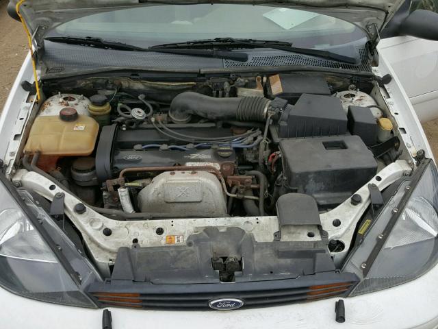 1FAFP34344W170981 - 2004 FORD FOCUS SE C WHITE photo 7