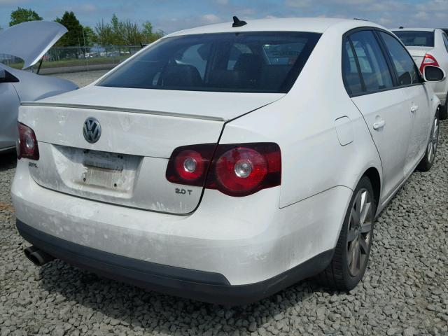 3VWRJ7AJ0AM019258 - 2010 VOLKSWAGEN JETTA WOLF WHITE photo 4