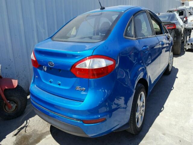 3FADP4BJ4EM186744 - 2014 FORD FIESTA SE BLUE photo 4