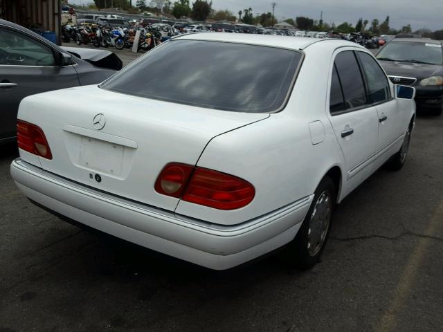 WDBJF20F6VA371375 - 1997 MERCEDES-BENZ E 300D WHITE photo 4