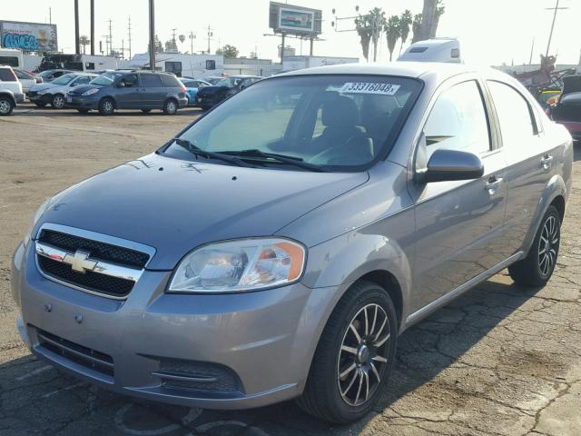 KL1TD5DE1AB064954 - 2010 CHEVROLET AVEO LS GRAY photo 2