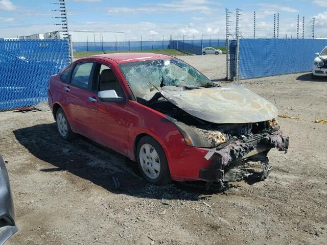 1FAHP34NX8W199899 - 2008 FORD FOCUS S/SE RED photo 1