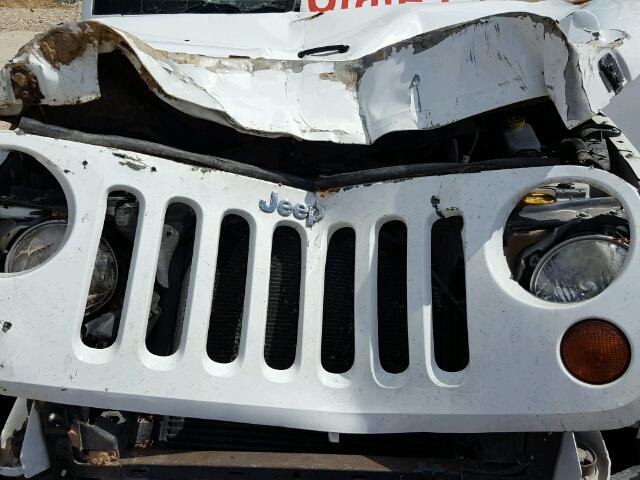 1J4BA5H12BL617685 - 2011 JEEP WRANGLER U WHITE photo 7