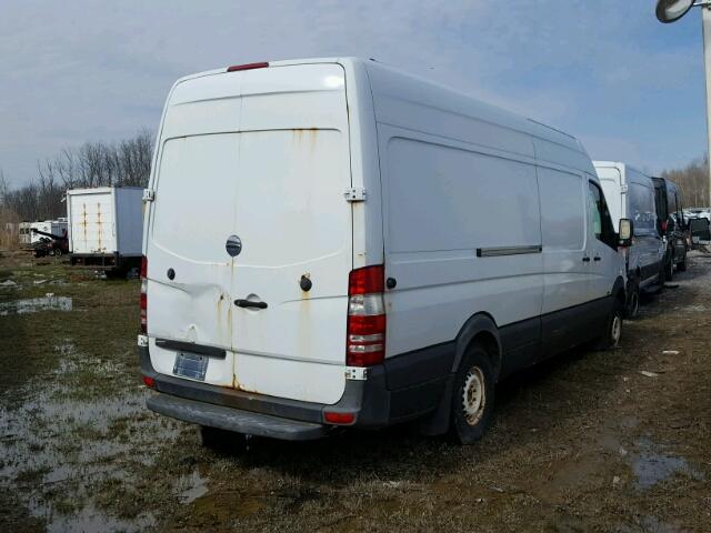 WDYPE845875160214 - 2007 FREIGHTLINER SPRINTER 2 WHITE photo 4