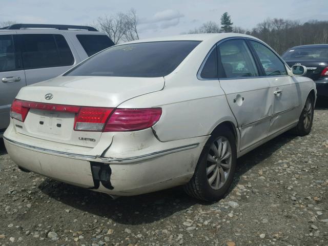 KMHFC46F86A132040 - 2006 HYUNDAI AZERA SE WHITE photo 4