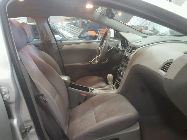 1G1ZC5EB5AF162204 - 2010 CHEVROLET MALIBU 1LT 银色 照片 5