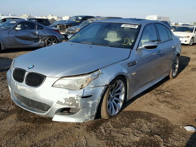 WBSNB93528CX09088 - 2008 BMW M5 SILVER photo 2