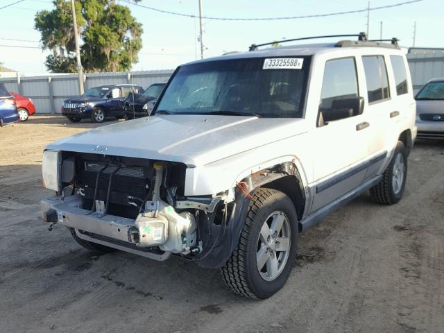 1J8HH48K46C106895 - 2006 JEEP COMMANDER SILVER photo 2