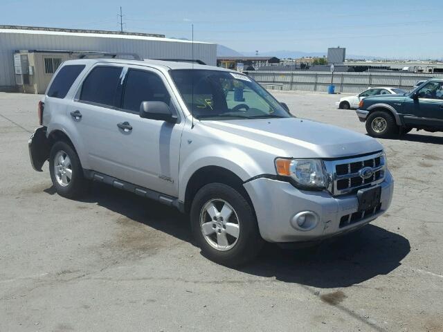 1FMCU93108KA12543 - 2008 FORD ESCAPE WHITE photo 1