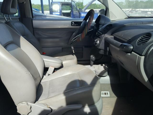 3VWCP21C11M478632 - 2001 VOLKSWAGEN NEW BEETLE 银色 照片 5