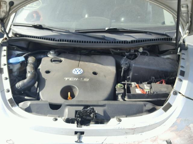 3VWCP21C11M478632 - 2001 VOLKSWAGEN NEW BEETLE 银色 照片 7