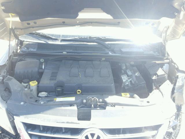 2V8HW54X19R501699 - 2009 VOLKSWAGEN ROUTAN SEL TAN photo 7