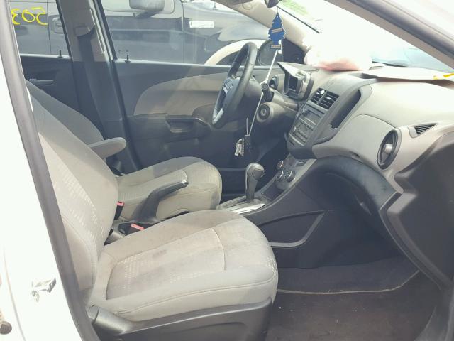 1G1JA5SH0D4213748 - 2013 CHEVROLET SONIC LS 白色 照片 5