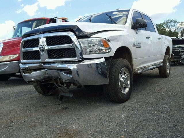 3C6UR5DL9DG615650 - 2013 RAM 2500 SLT 白色 照片 2