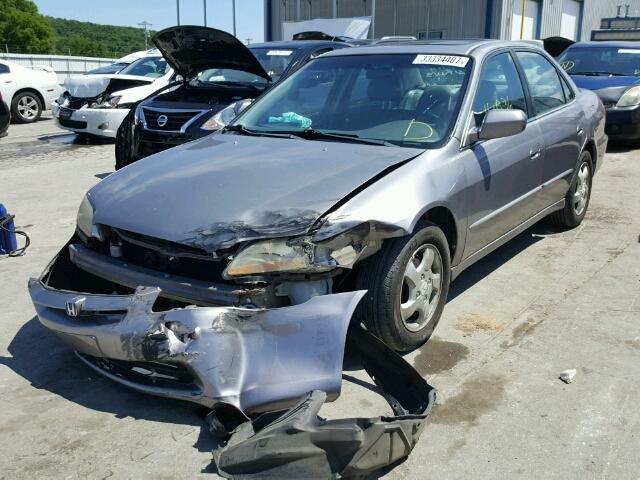 1HGCG556XYA141653 - 2000 HONDA ACCORD EX SILVER photo 2