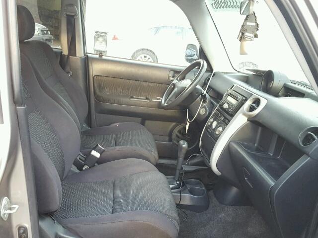 JTLKT324X54009651 - 2005 TOYOTA SCION XB 灰色 照片 5