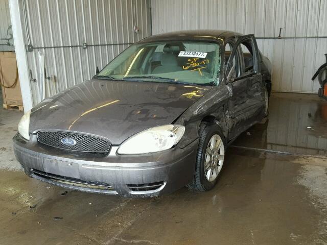 1FAFP53U54G169533 - 2004 FORD TAURUS SE GRAY photo 2