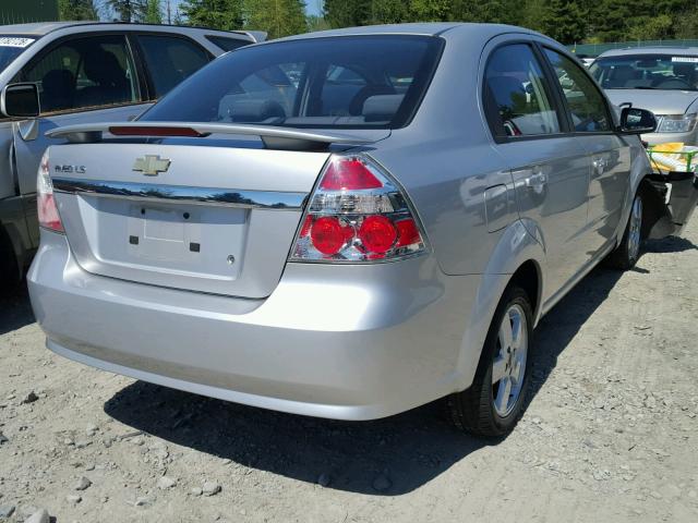 KL1TD56688B064434 - 2008 CHEVROLET AVEO BASE SILVER photo 4