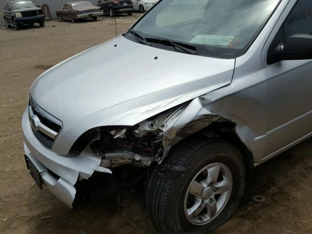 KNDJD735695878279 - 2009 KIA SORENTO LX SILVER photo 9