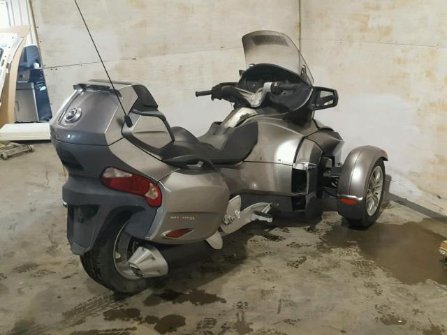 2BXJBWC16CV001273 - 2012 CAN-AM SPYDER ROA SILVER photo 4