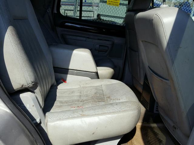 5LMEU88H54ZJ15884 - 2004 LINCOLN AVIATOR 银色 照片 6