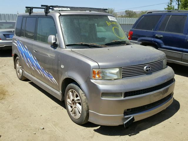 JTLKT324940131021 - 2004 TOYOTA SCION XB SILVER photo 1