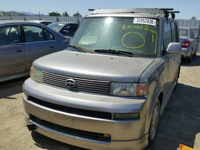 JTLKT324940131021 - 2004 TOYOTA SCION XB SILVER photo 2