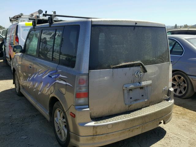 JTLKT324940131021 - 2004 TOYOTA SCION XB SILVER photo 3