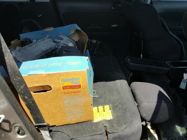 JTLKT324940131021 - 2004 TOYOTA SCION XB SILVER photo 6