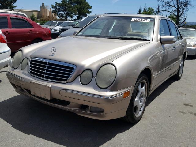 WDBJF70J31X051682 - 2001 MERCEDES-BENZ E 430 GOLD photo 2