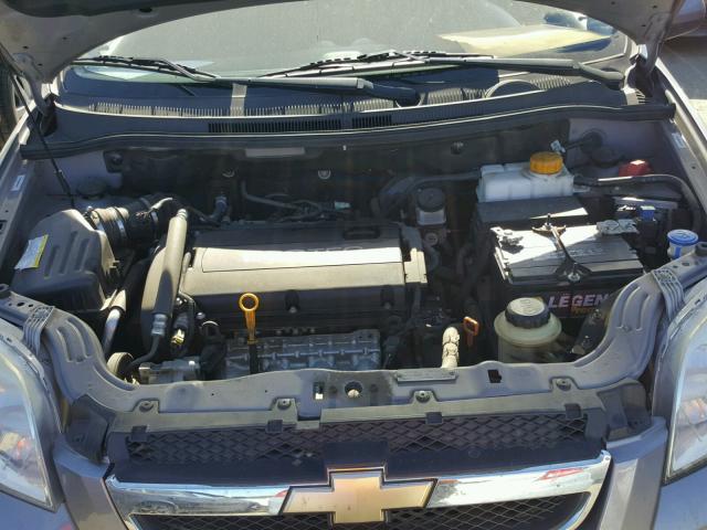 KL1TD56E69B394193 - 2009 CHEVROLET AVEO LS GRAY photo 7