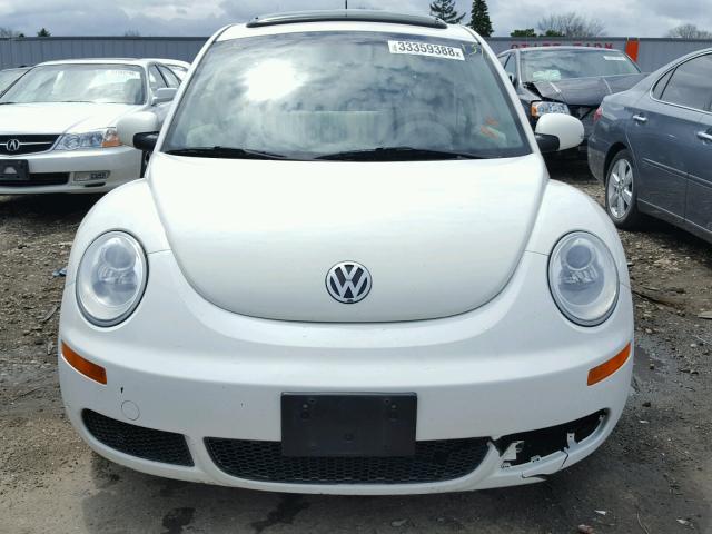 3VWFW31CX8M515614 - 2008 VOLKSWAGEN NEW BEETLE WHITE photo 9